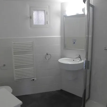Saint-aygulf Sleeps 8 Pool Air Con Wifi Saint Aygulf