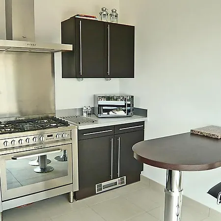Saint-aygulf Sleeps 8 Pool Air Con Wifi